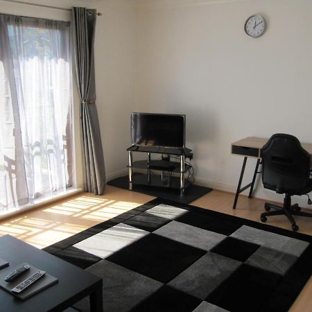 Cozy Off Road 2 Bedroom Cottage Apartment With Free Wi-Fi And Private Parking Глазго Экстерьер фото
