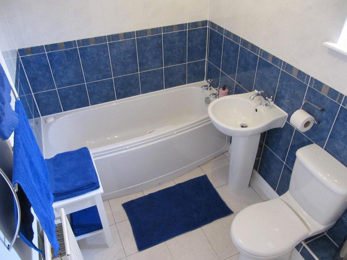 Cozy Off Road 2 Bedroom Cottage Apartment With Free Wi-Fi And Private Parking Глазго Экстерьер фото