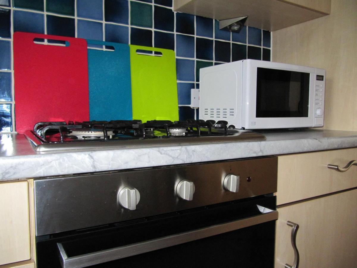 Cozy Off Road 2 Bedroom Cottage Apartment With Free Wi-Fi And Private Parking Глазго Экстерьер фото