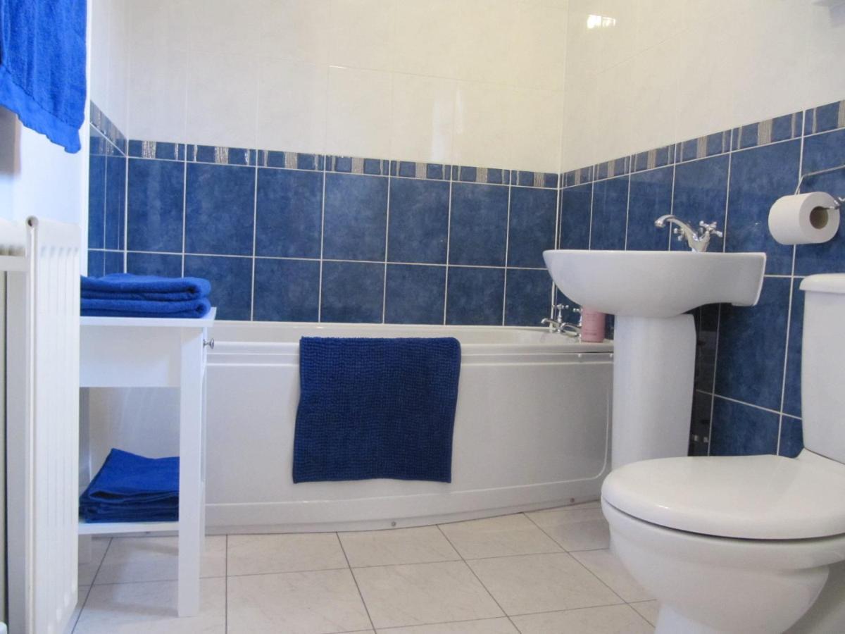 Cozy Off Road 2 Bedroom Cottage Apartment With Free Wi-Fi And Private Parking Глазго Экстерьер фото