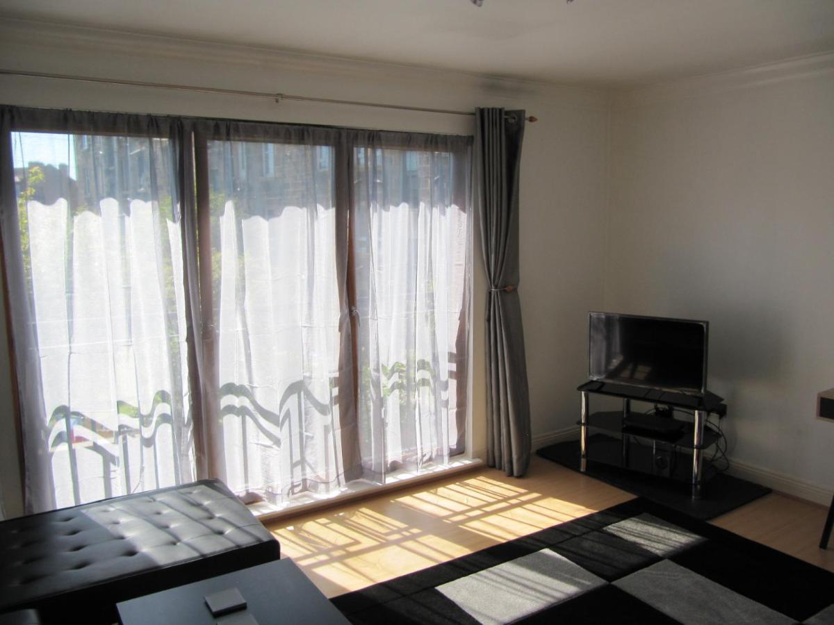 Cozy Off Road 2 Bedroom Cottage Apartment With Free Wi-Fi And Private Parking Глазго Экстерьер фото
